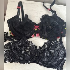 Pair of Victoria’s Secret Demi bras